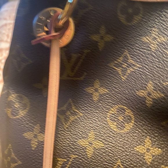 LV Monogram Artsy (New Design) - Picture 9 of 10